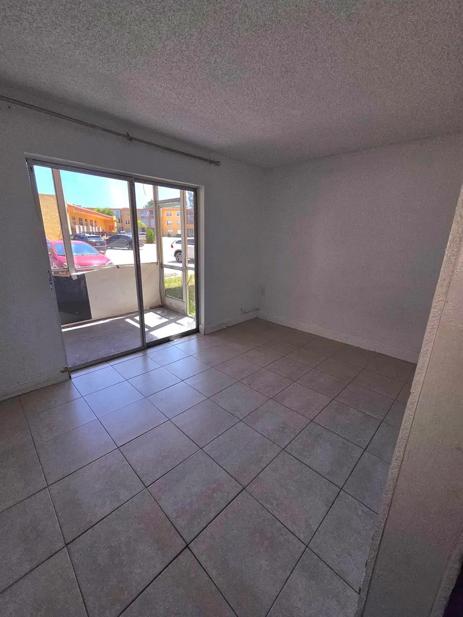 4324 NW 9TH AVENUE #7-1G Deerfield Beach, FL 33064