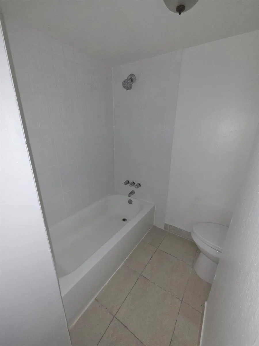 4324 NW 9TH AVENUE #7-1G Deerfield Beach, FL 33064