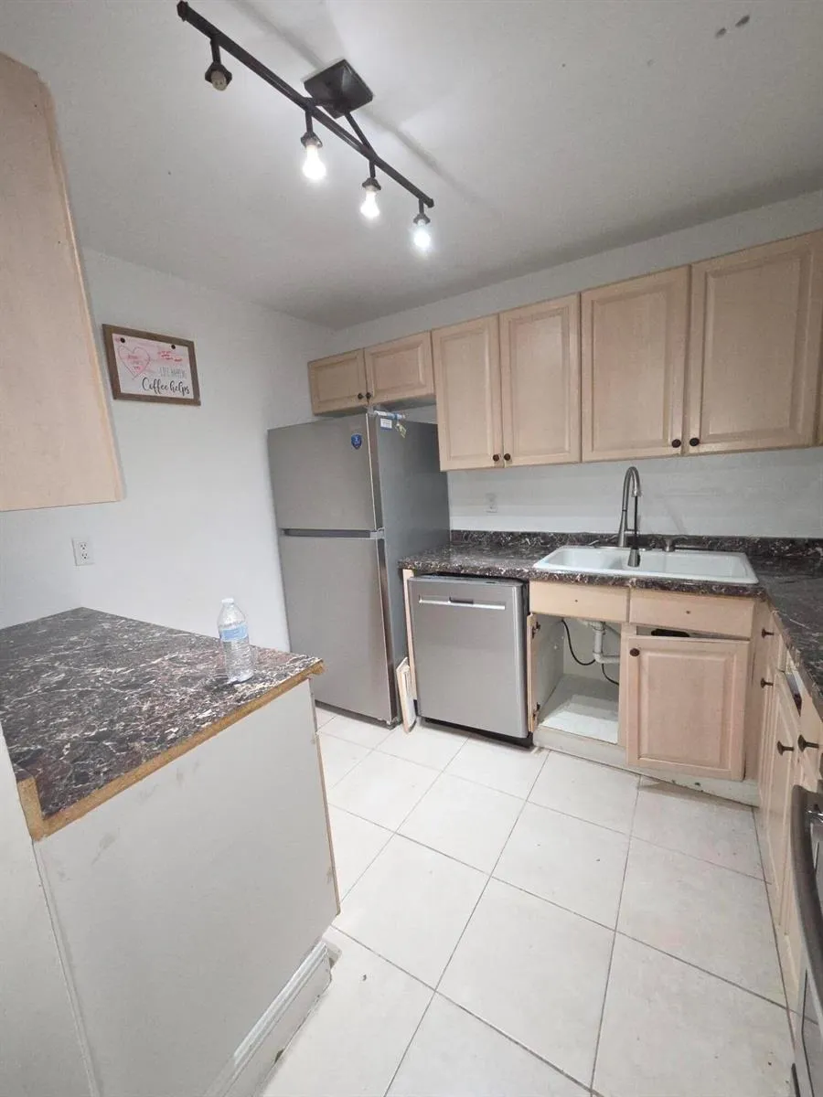 4324 NW 9TH AVENUE #7-1G Deerfield Beach, FL 33064