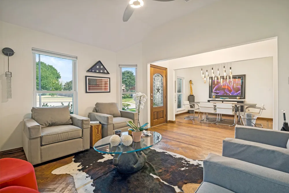 2202 Country Hollow Lane Garland, TX 75040
