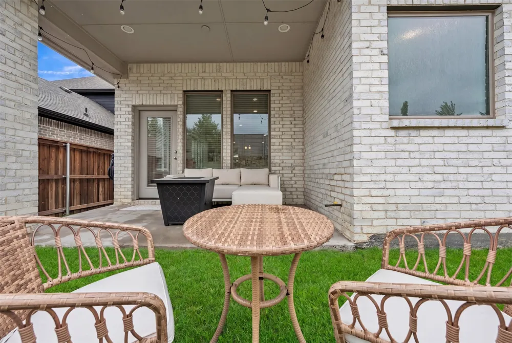 228 Palo Duro Bend Rhome, TX 76078