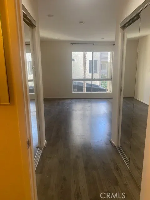 20253 Keswick #211 Winnetka, CA 91306
