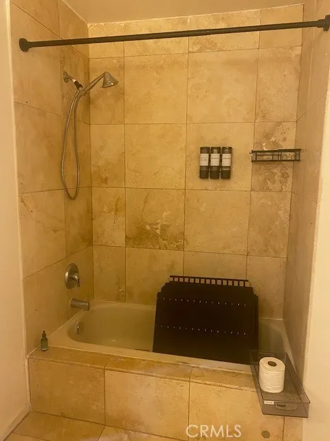 20253 Keswick #211 Winnetka, CA 91306