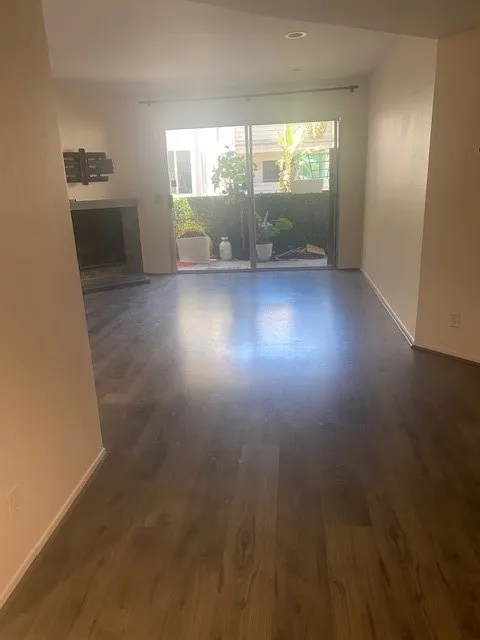 20253 Keswick #211 Winnetka, CA 91306