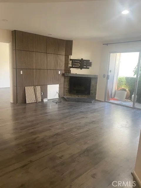 20253 Keswick #211 Winnetka, CA 91306