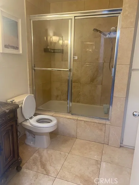 20253 Keswick #211 Winnetka, CA 91306
