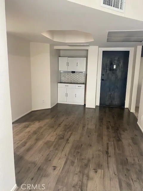 20253 Keswick #211 Winnetka, CA 91306