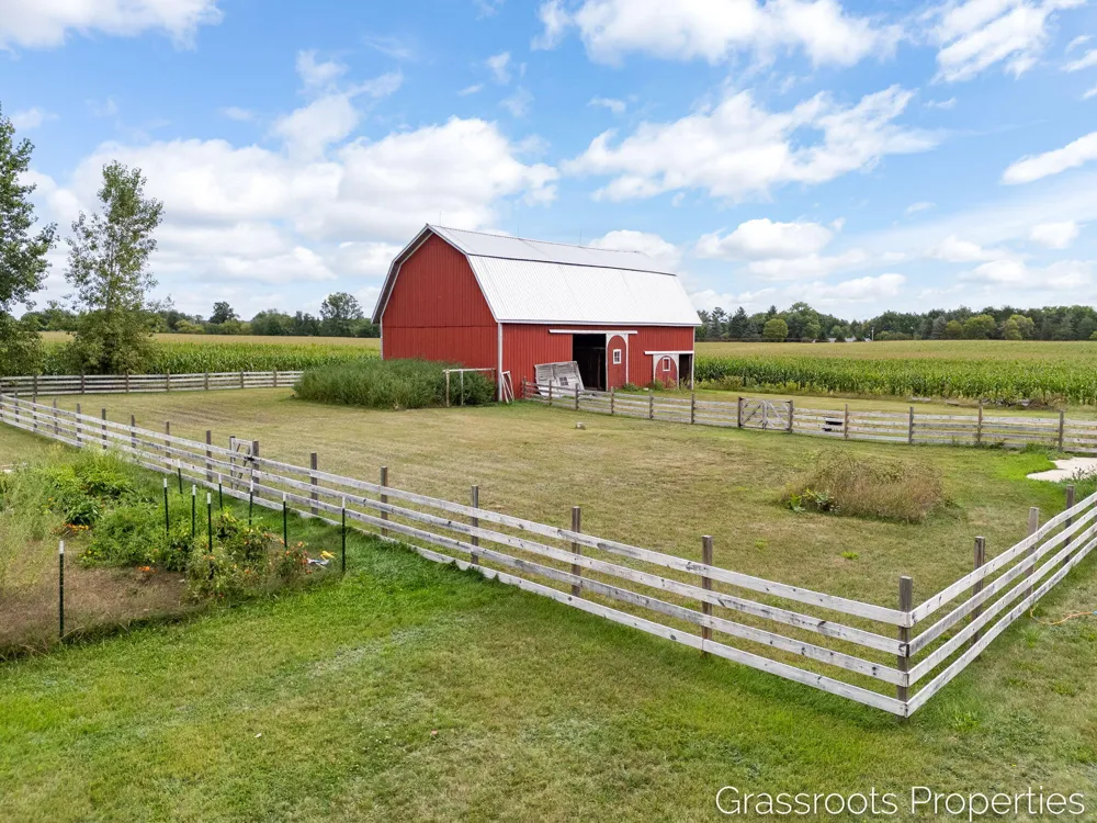 6196 W Sidney Road Sidney, MI 48885