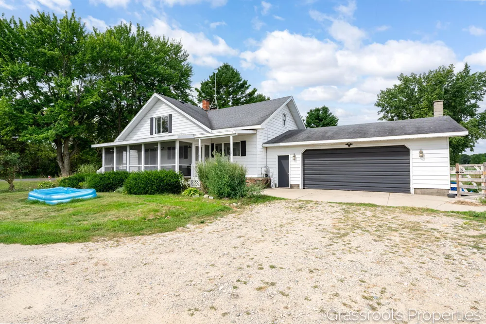 6196 W Sidney Road Sidney, MI 48885