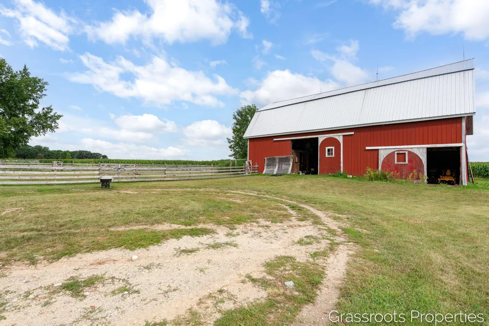 6196 W Sidney Road Sidney, MI 48885