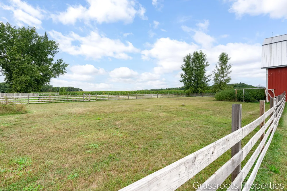 6196 W Sidney Road Sidney, MI 48885