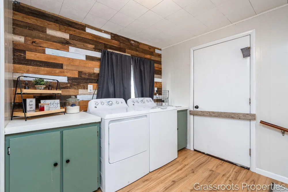6196 W Sidney Road Sidney, MI 48885