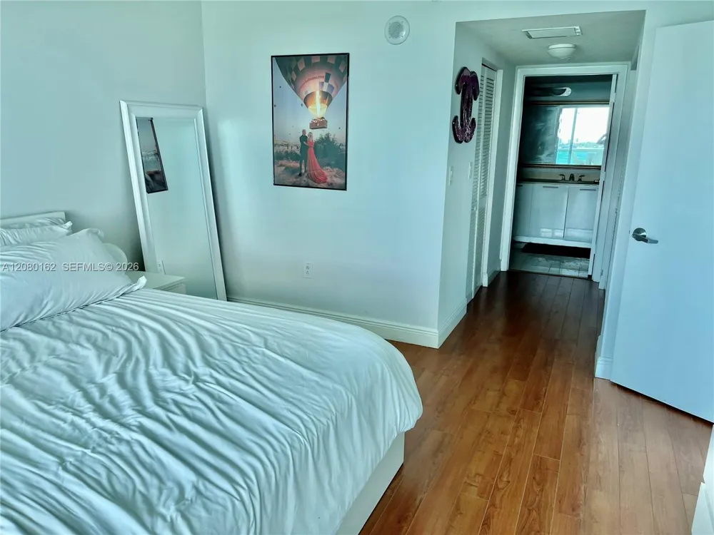 1800 Bayshore Dr #2507 Miami, FL 33132