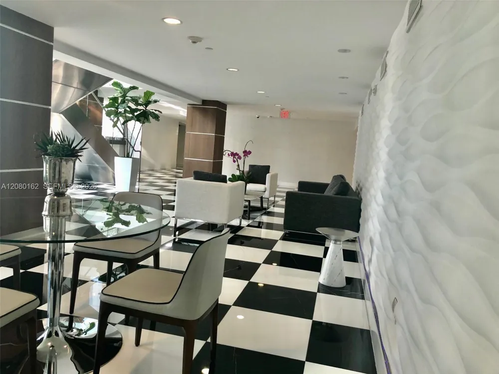 1800 Bayshore Dr #2507 Miami, FL 33132
