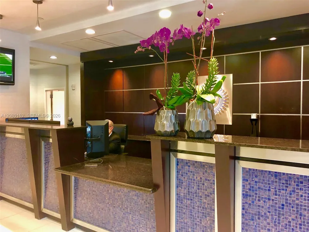1800 Bayshore Dr #2507 Miami, FL 33132