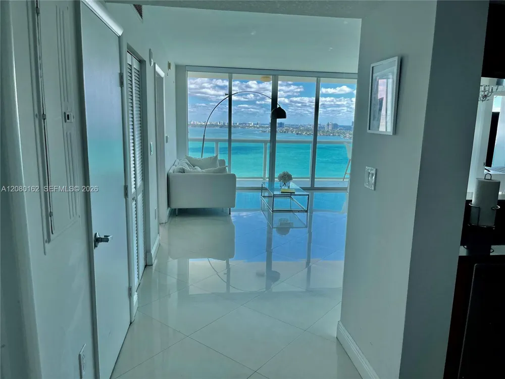 1800 Bayshore Dr #2507 Miami, FL 33132