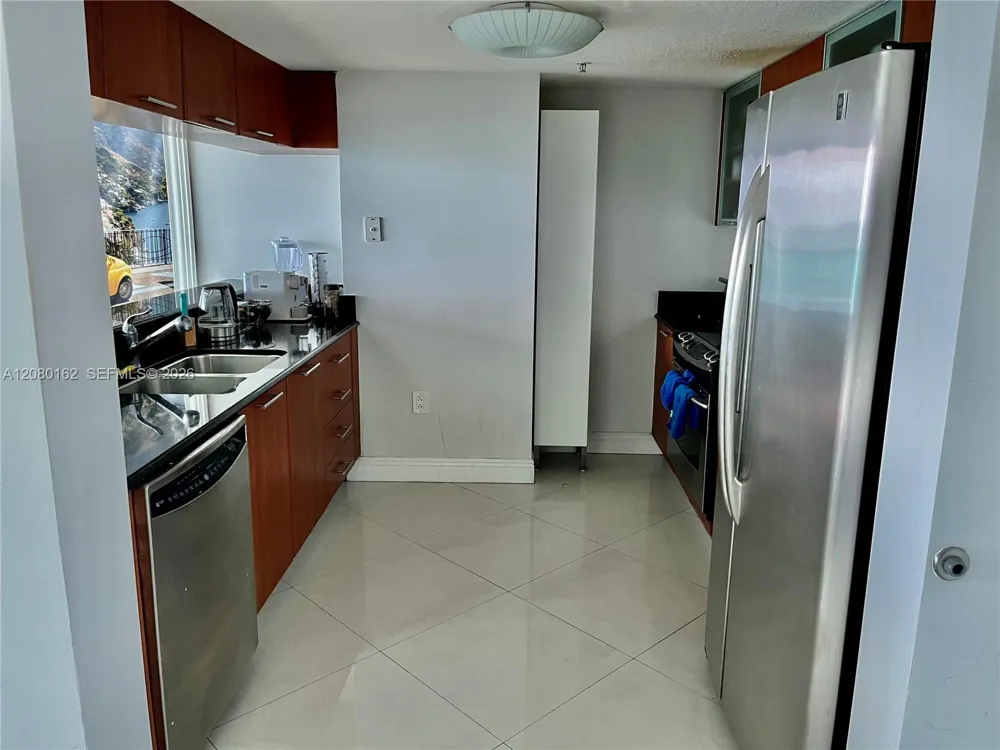 1800 Bayshore Dr #2507 Miami, FL 33132