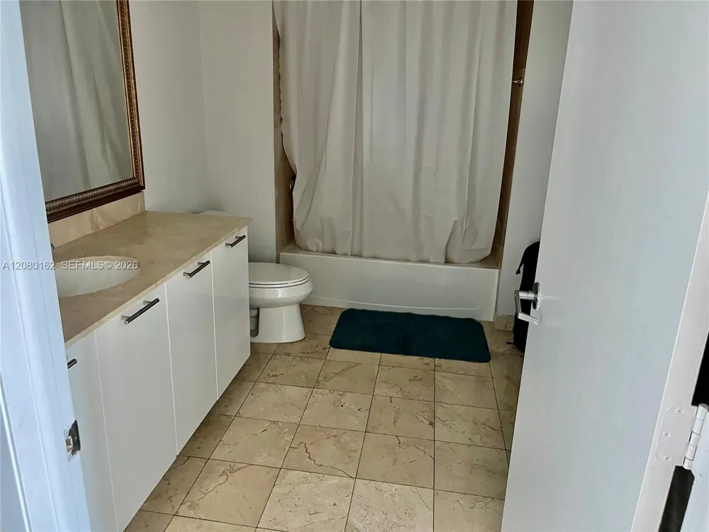1800 Bayshore Dr #2507 Miami, FL 33132