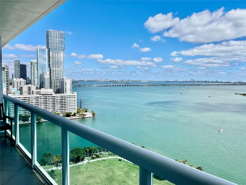 1800 Bayshore Dr #2507 Miami, FL 33132