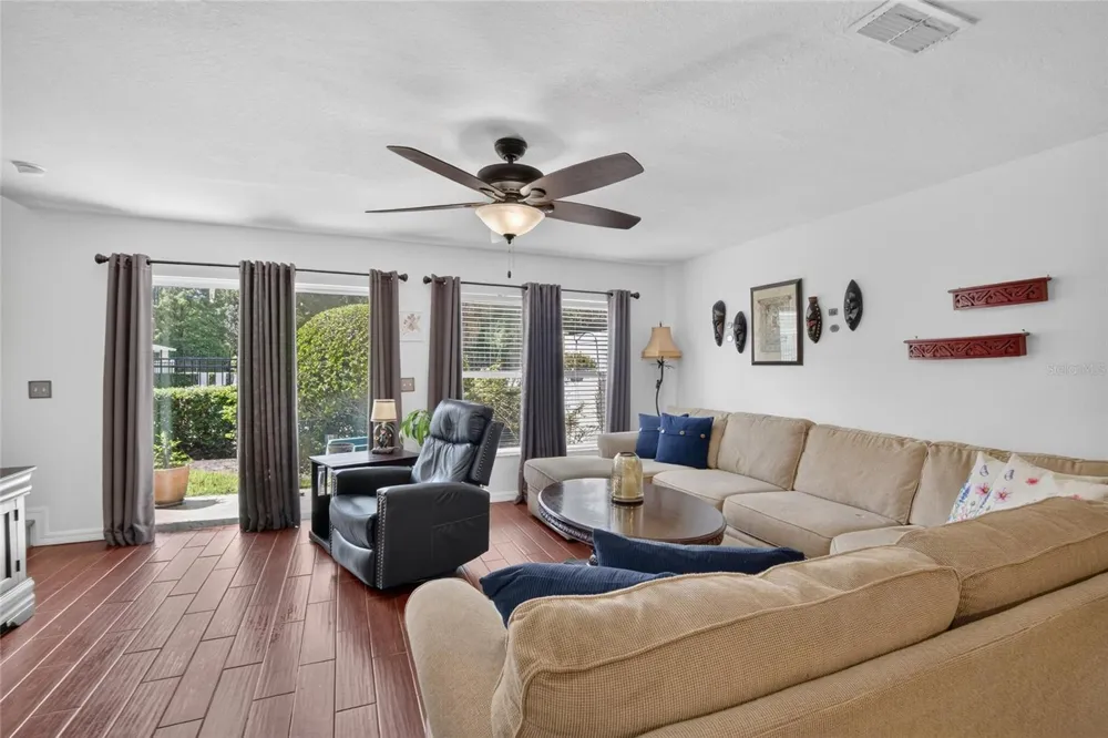2919 ROYAL TUSCAN LANE Valrico, FL 33594