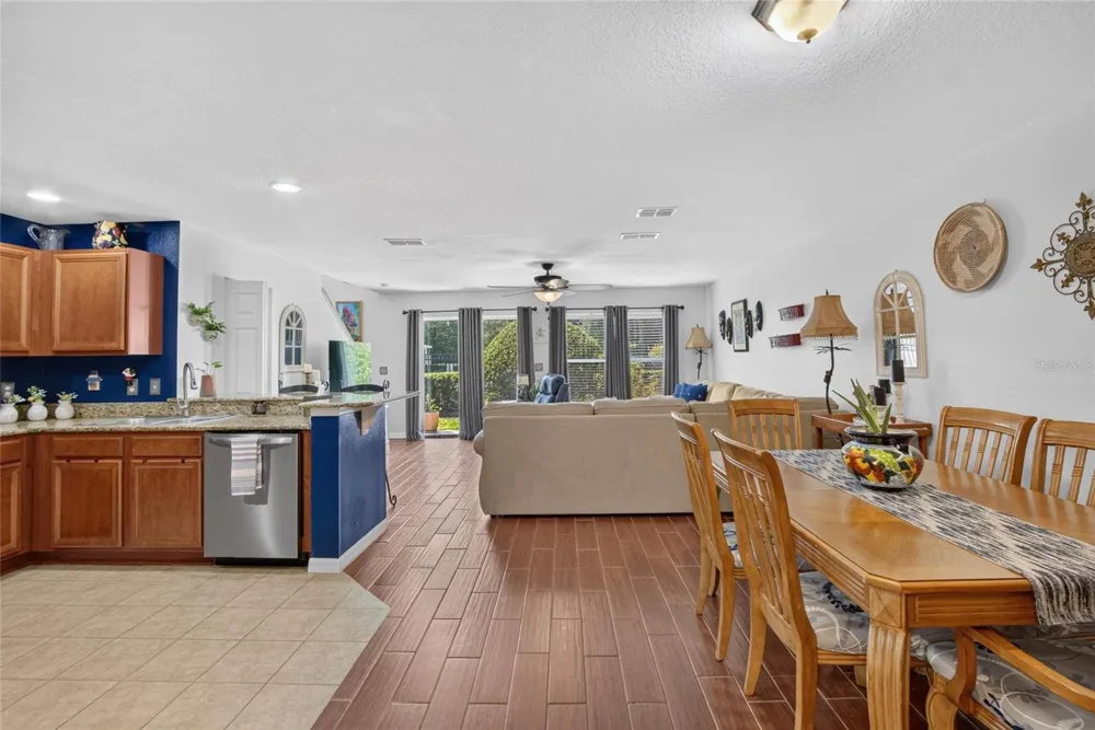 2919 ROYAL TUSCAN LANE Valrico, FL 33594