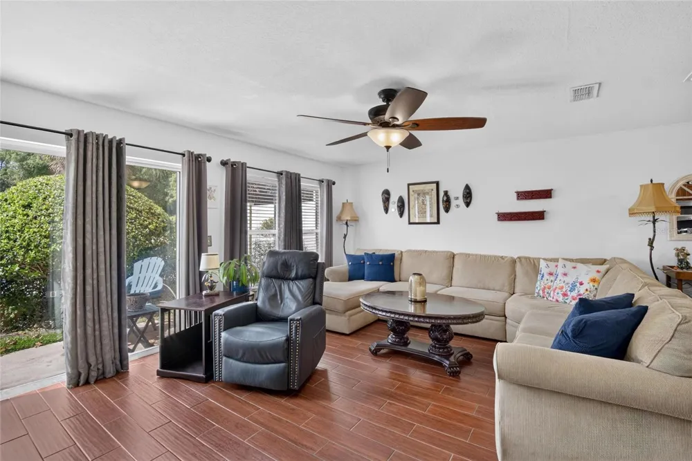 2919 ROYAL TUSCAN LANE Valrico, FL 33594