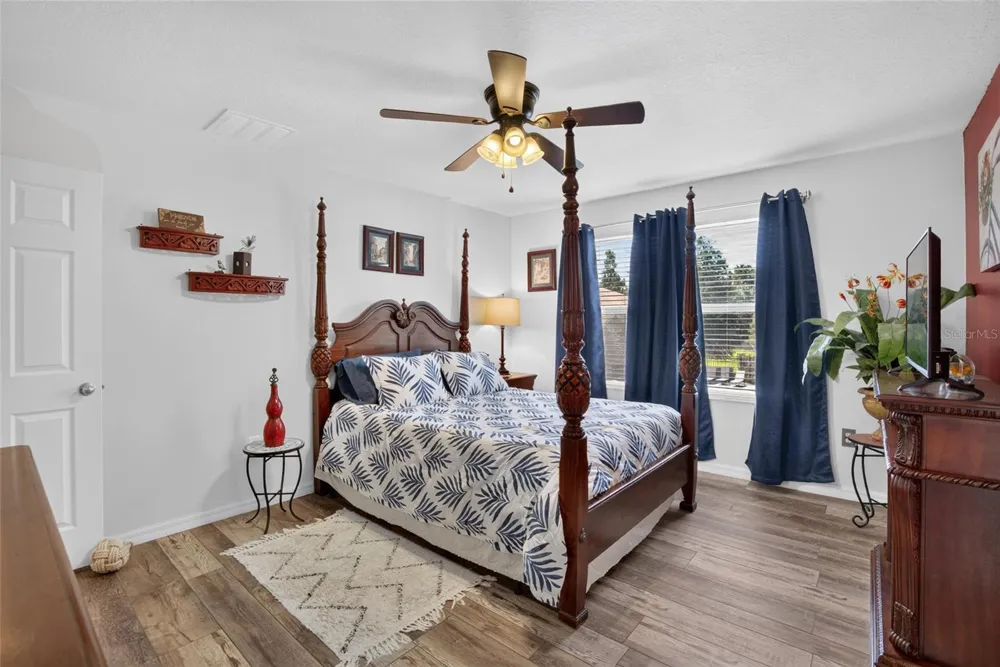 2919 ROYAL TUSCAN LANE Valrico, FL 33594