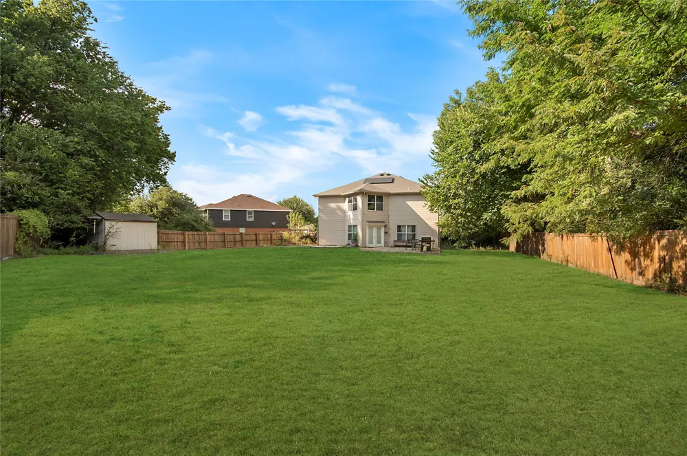 6659 Leaning Oaks Street Dallas, TX 75241