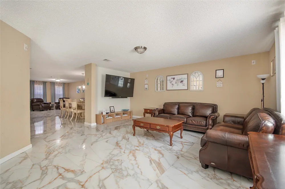 6659 Leaning Oaks Street Dallas, TX 75241