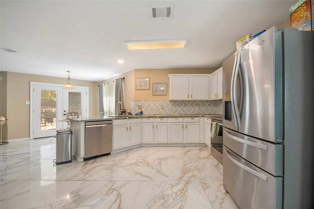 6659 Leaning Oaks Street Dallas, TX 75241