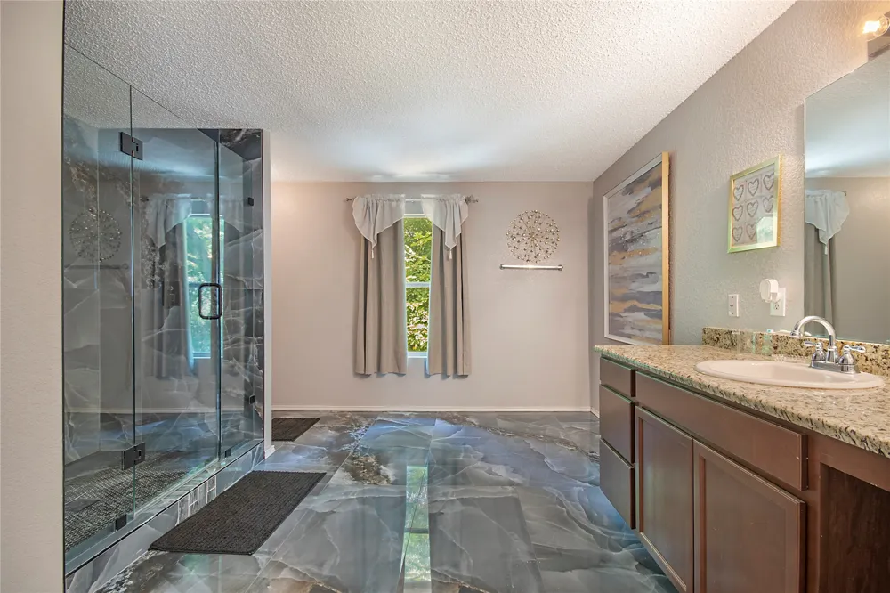 6659 Leaning Oaks Street Dallas, TX 75241