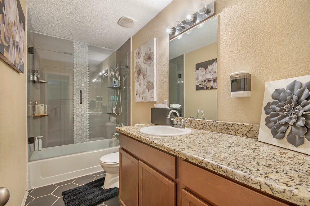 6659 Leaning Oaks Street Dallas, TX 75241