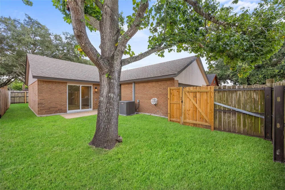 3305 Avenue R Rosenberg, TX 77471