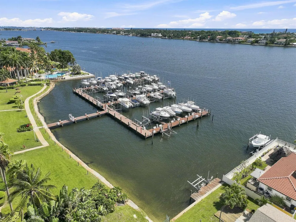 123 Yacht Club Way #109 Hypoluxo, FL 33462