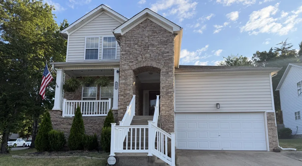 1961 Deep Woods Trl Nashville, TN 37214