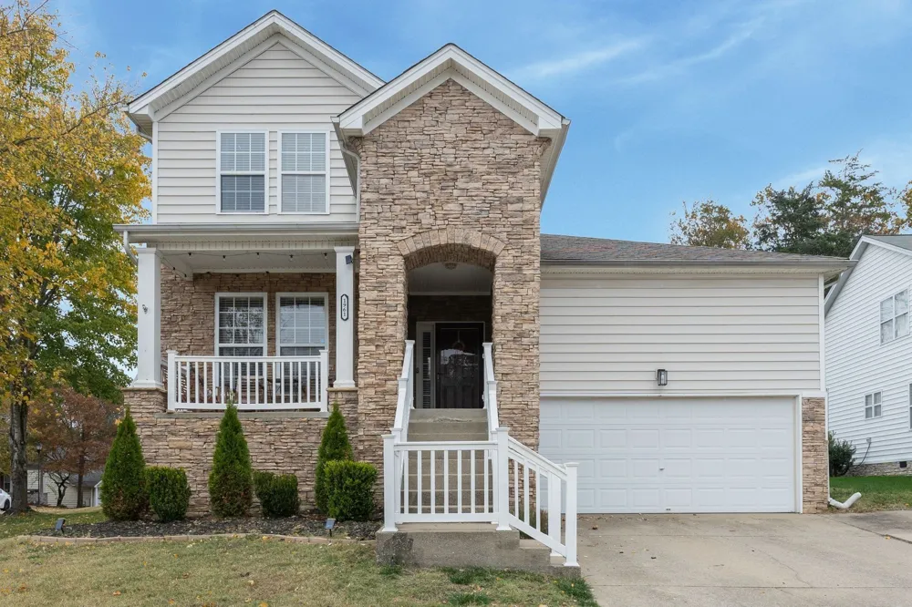 1961 Deep Woods Trl Nashville, TN 37214