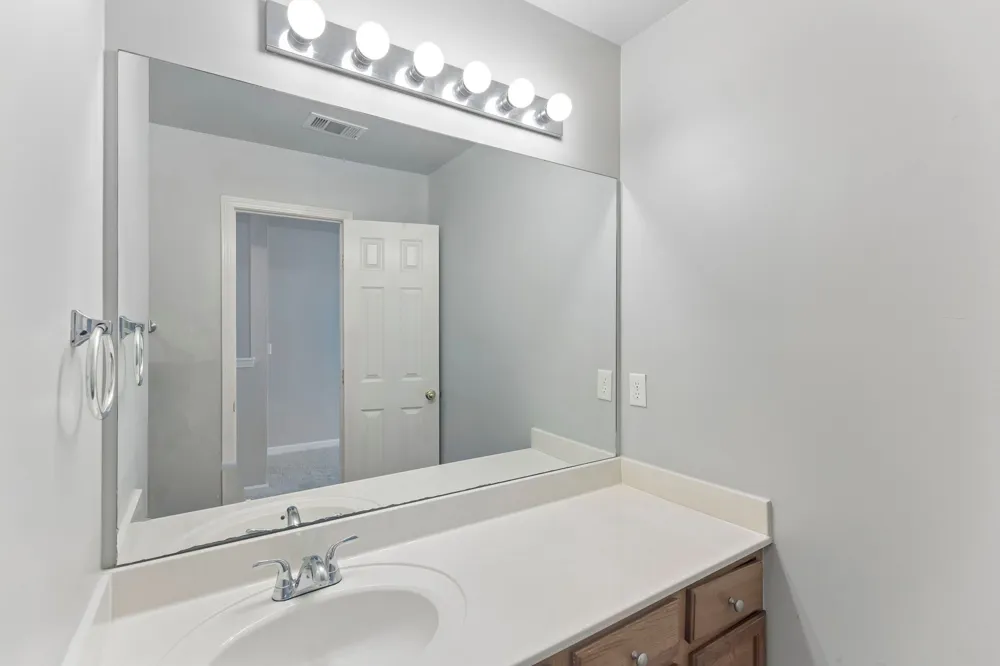 1961 Deep Woods Trl Nashville, TN 37214