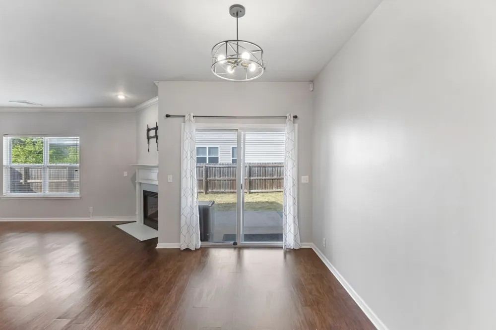 1961 Deep Woods Trl Nashville, TN 37214