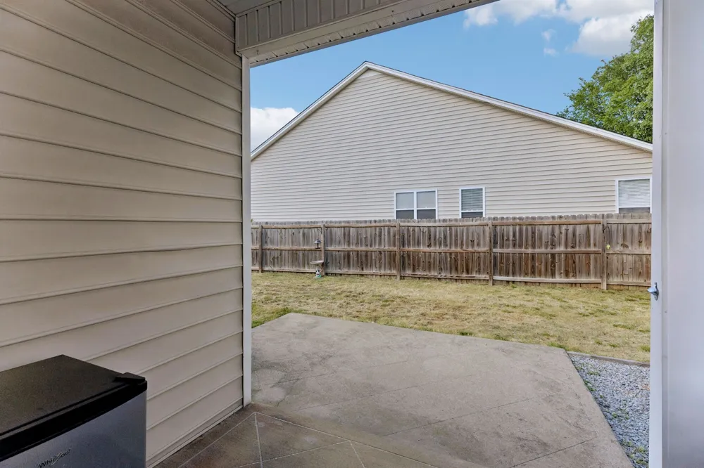 1961 Deep Woods Trl Nashville, TN 37214