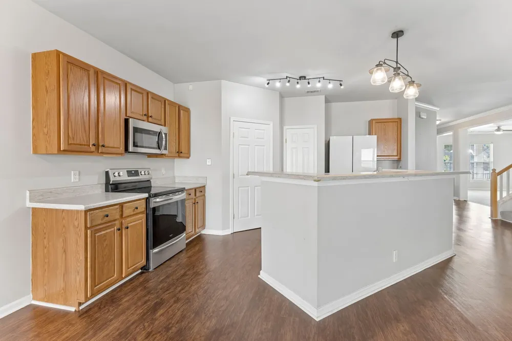 1961 Deep Woods Trl Nashville, TN 37214