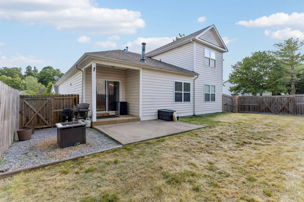 1961 Deep Woods Trl Nashville, TN 37214