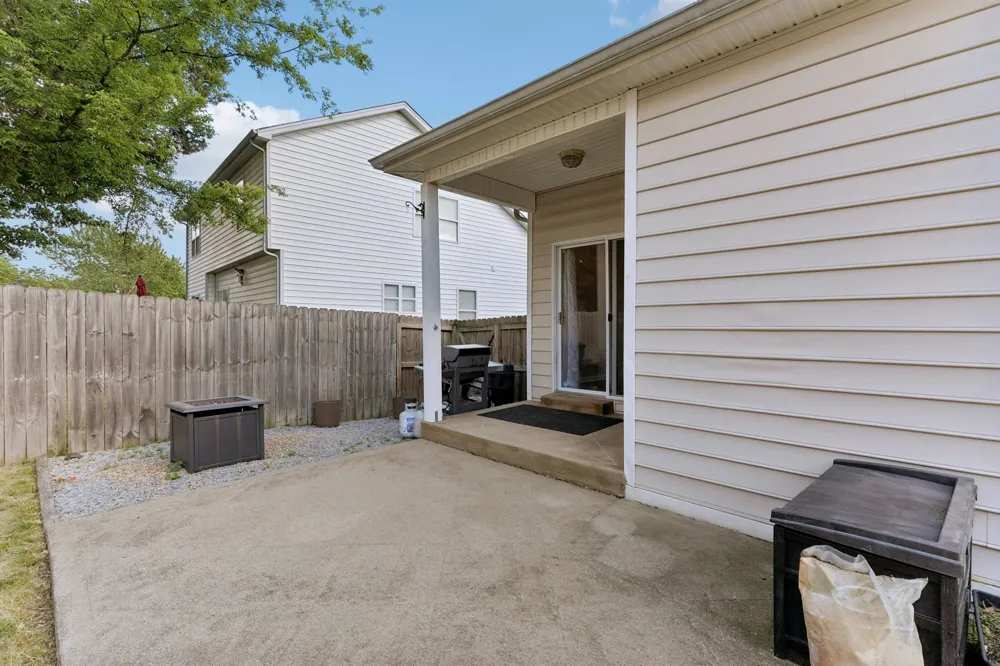 1961 Deep Woods Trl Nashville, TN 37214