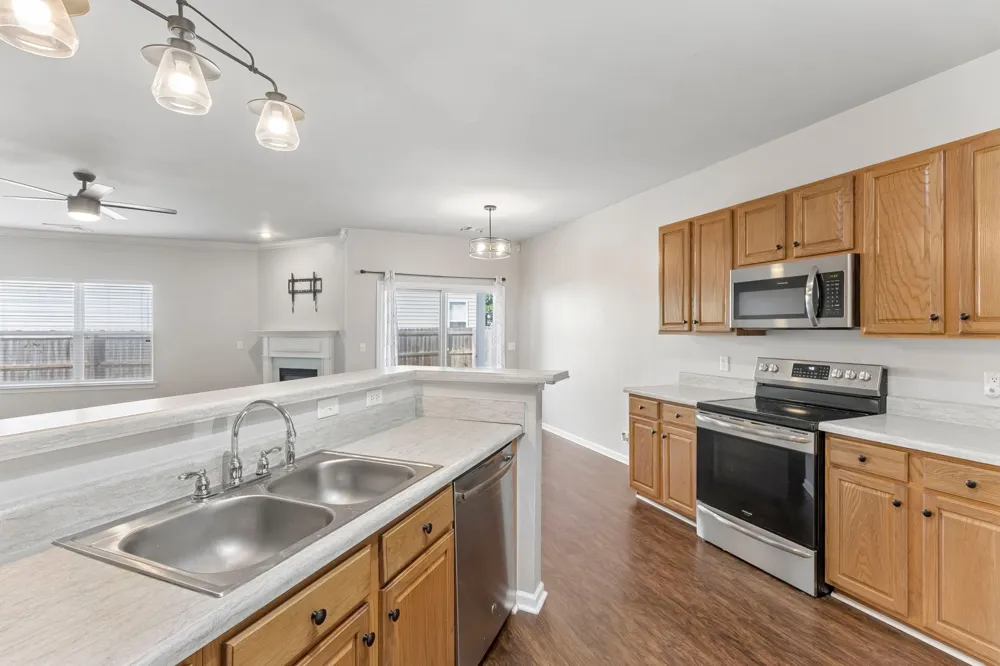 1961 Deep Woods Trl Nashville, TN 37214