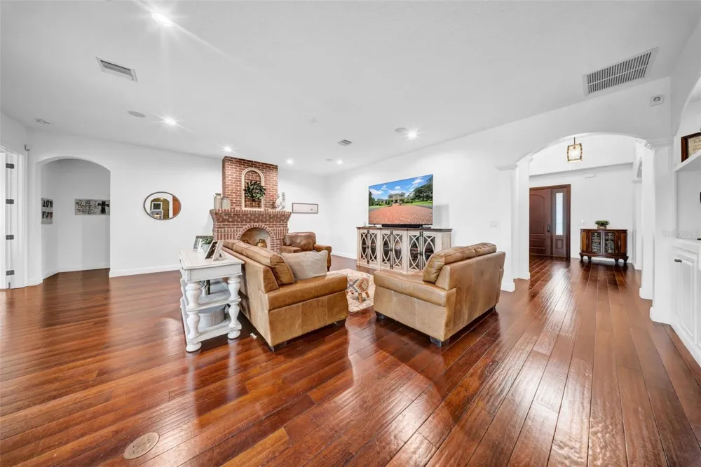 17930 DORMAN ROAD Lithia, FL 33547