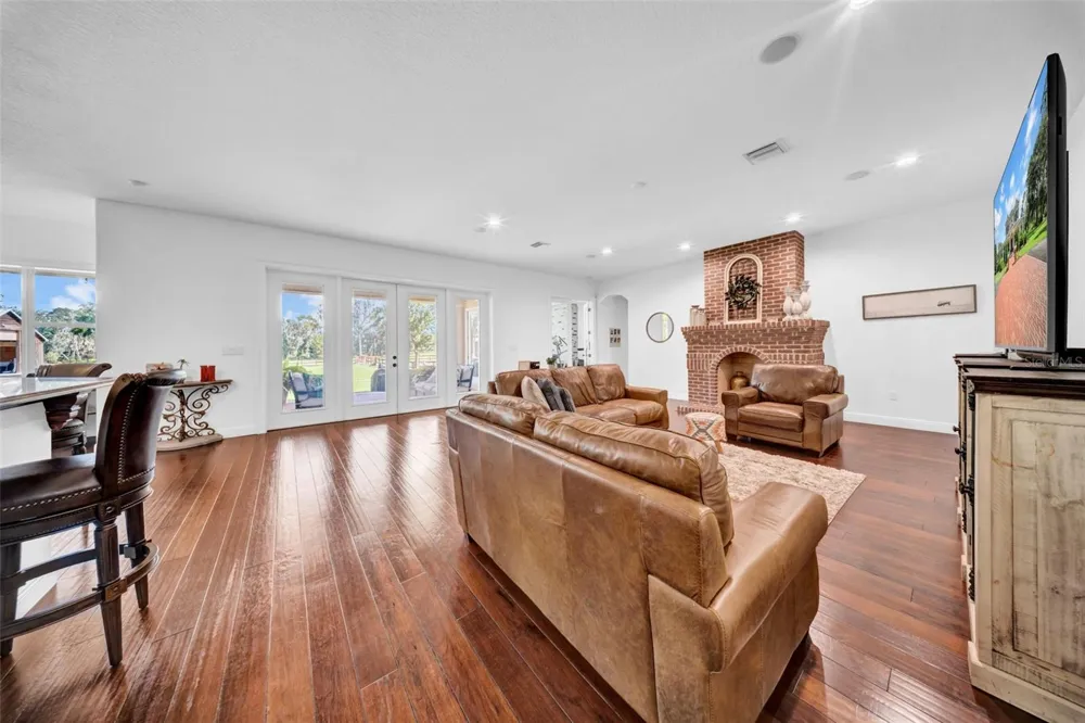 17930 DORMAN ROAD Lithia, FL 33547