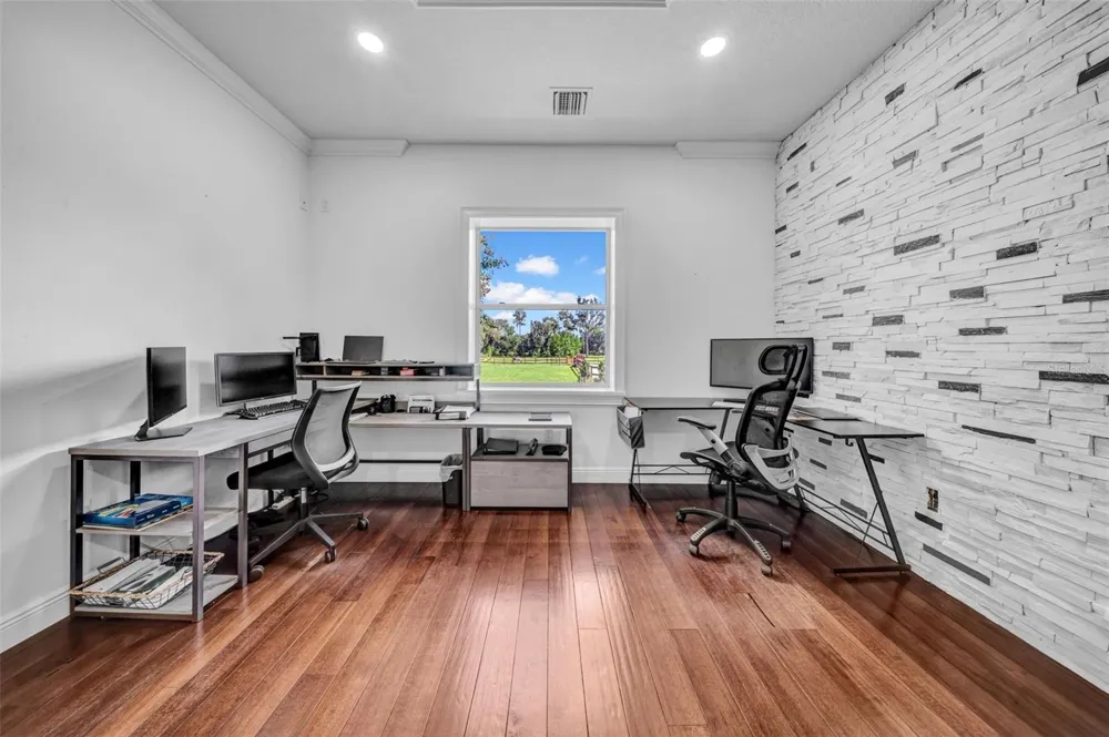 17930 DORMAN ROAD Lithia, FL 33547
