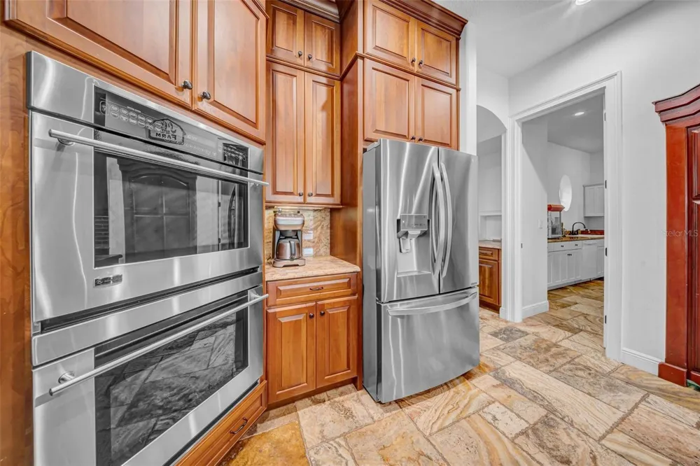 17930 DORMAN ROAD Lithia, FL 33547