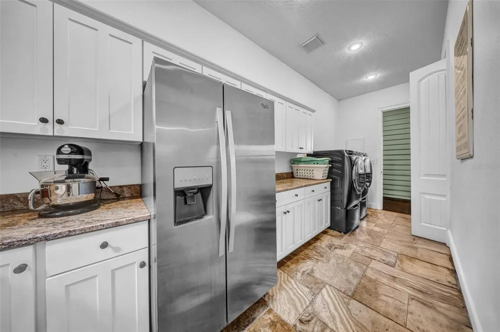 17930 DORMAN ROAD Lithia, FL 33547