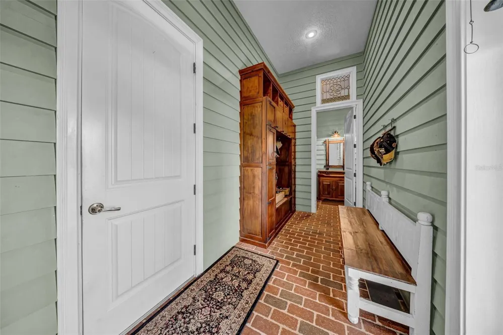 17930 DORMAN ROAD Lithia, FL 33547