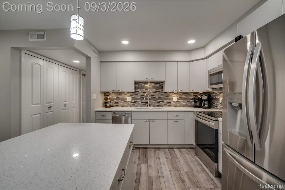 35972 Ann Arbor Trail Livonia City, MI 48150